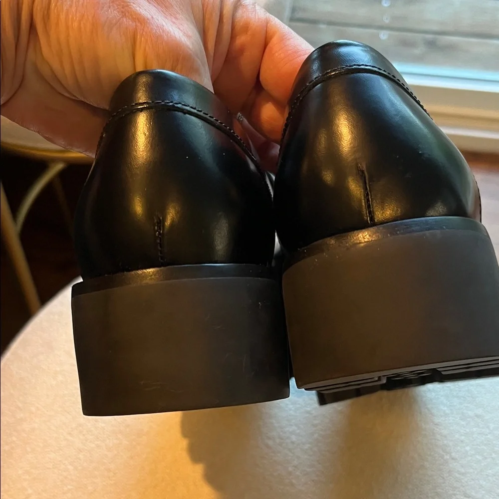 Tory Burch leather loafers size 8.5 brand new - Picture 5 of 7